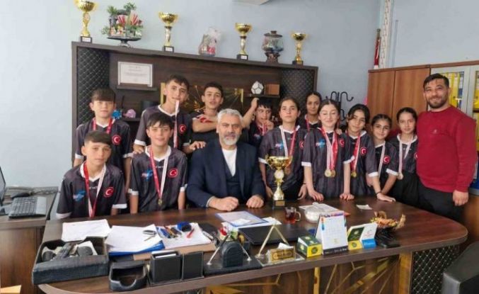 TESKOMB Süphan Ortaokulu’ndan korfbolda şampiyonluk gururu