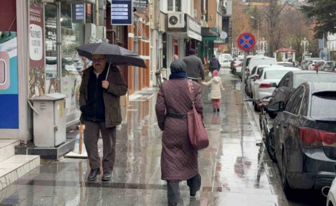 Tokat’ta kent merkezinde yağmur, yüksek kesimlerinde ise kar etkili oldu