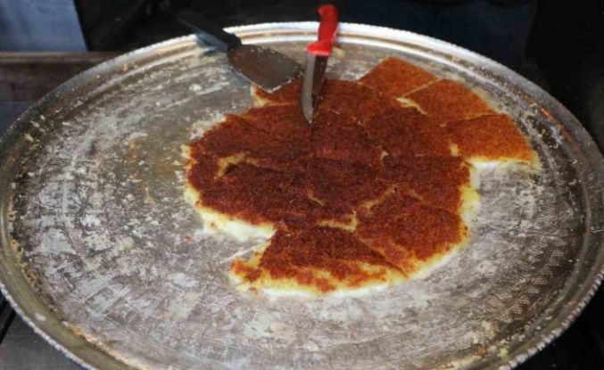 Turistlerden Lübnan künefesine yoğun ilgi