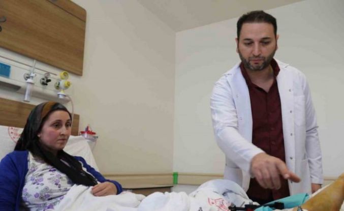 Üç çocuk annesi fabrika işçisinin parçalanan bacakları ampute edilmekten kurtarıldı