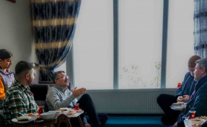 Vali Ali Çelik’ten Şehit Er Halit Tatlı’nın ailesine ziyaret