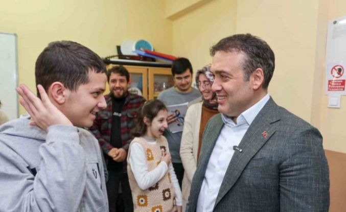Vali Sözer’den özel öğrencilere destek