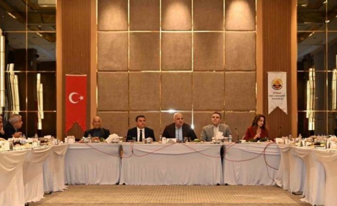 Vali Zorluoğlu, esnafın sorun ve taleplerini dinledi