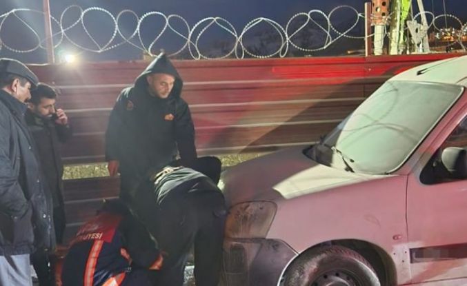 Van’da park halindeki kamyonette yangın