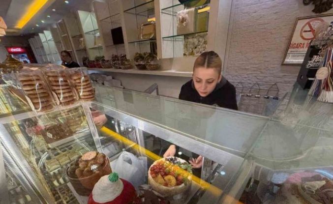 Yılbaşına özel hazırlanan 40 pastaya altın gizlediler