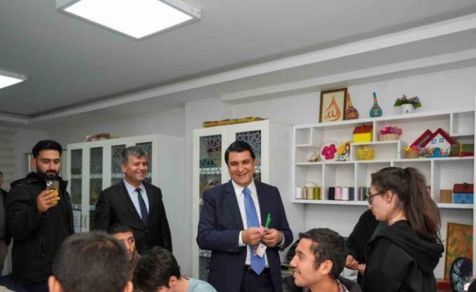 Yılmaz: "Her zaman yanlarındayız"