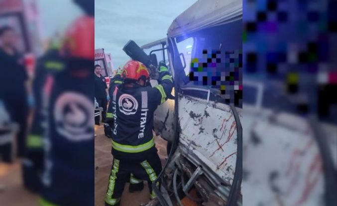 Yoldan çıkan sürücü seyir halindeki tıra çarptı