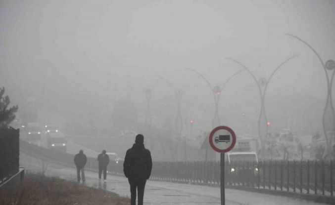 Yozgat’ta sis etkili oldu, görüş mesafesi düştü