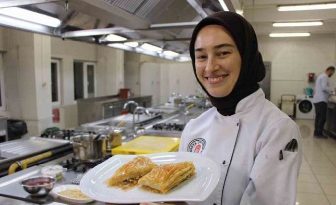 Amasya’nın yeni lezzeti ‘elmalı baklava’