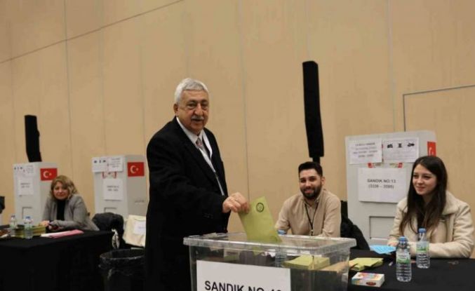 Ankara Bakkallar Odası’nda Bendevi Palandöken güven tazeledi