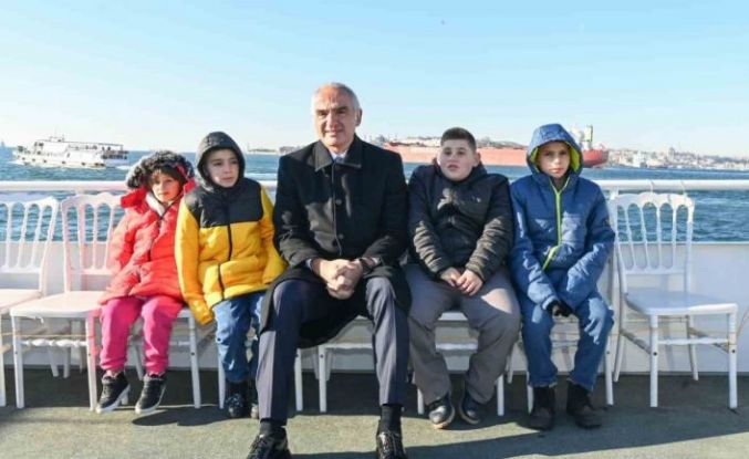 Bakan Ersoy, köyde başlayan hikayeyi boğaza taşıdı