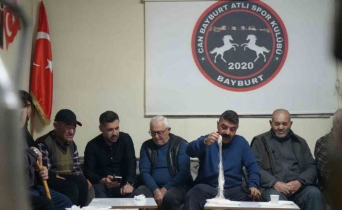 Bayburt’un yöresel lezzeti tel helvası gençleri ve yaşlıları aynı sofrada buluşturdu