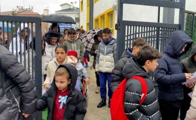 Bolu’da 52 bin öğrenci karne sevinci yaşadı