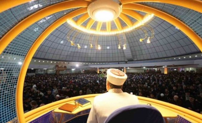 Bu haftaki Cuma hutbesinde "Namaz müminin miracıdır" mesajı