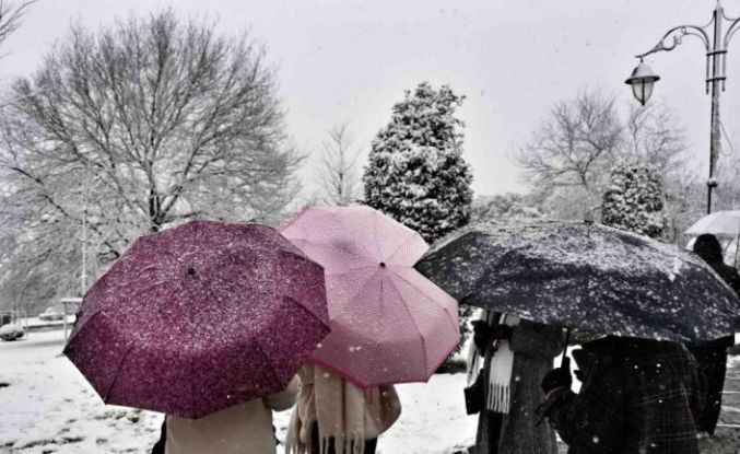 Çamlıca’da etkili olan kar yağışı havadan görüntülendi