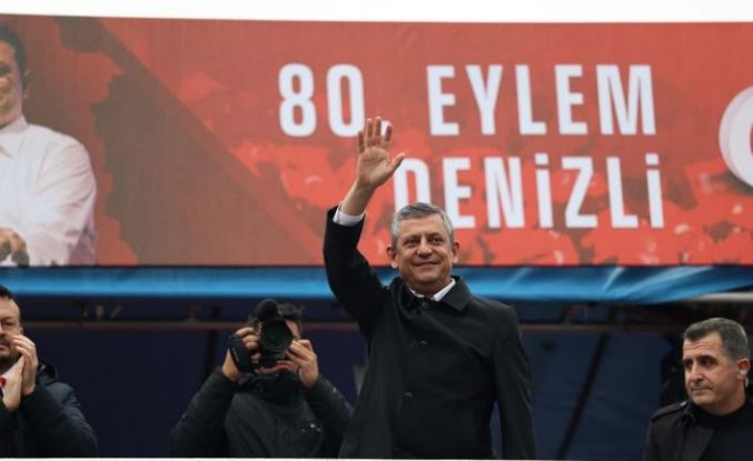 CHP Genel Başkanı Özel: "Seçim sath-ı mailindeyiz, kapı kapı gezmeye var mısınız?"