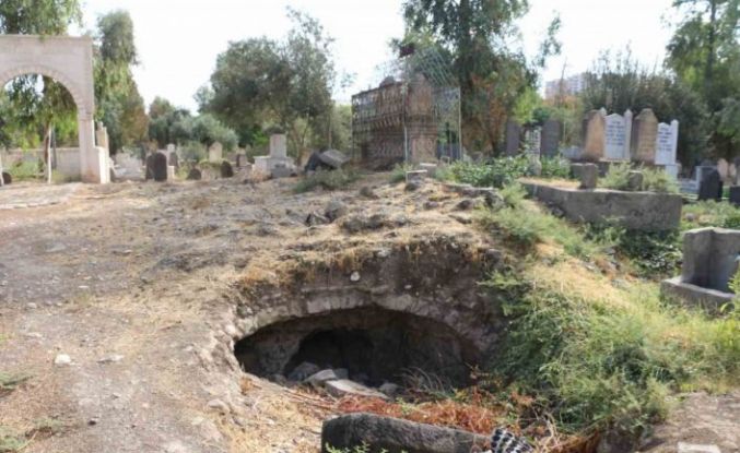 Cizre’de definecilerin hedefindeki tarihi medreseye restorasyon talebi