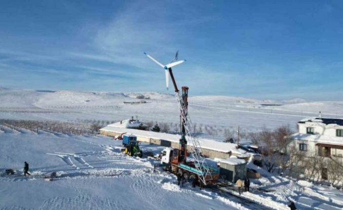 Dededen kalma mesleğini geliştirerek rüzgârgülü imalatı yapıyor