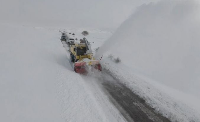 Erzincan’da kar ve tipi: 328 köy yolu ulaşıma kapandı