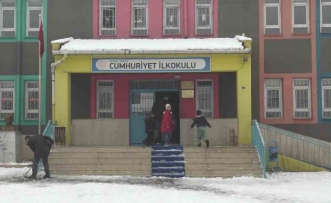 Gercüş’te eğitime 1 gün ara verildi