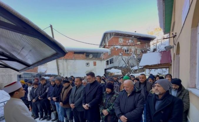 Giresun’da çığ altında hayatını kaybeden çoban toprağa verildi
