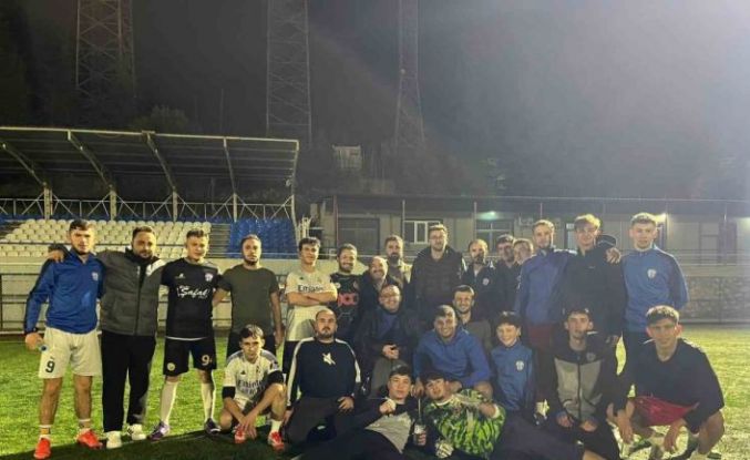 Gördes Engelliler Derneği’nden Altıntaş Spor’a destek