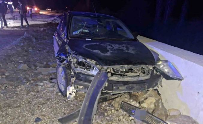 Hisarcık’ta otomobil ile motosiklete çarpıştı: 2 yaralı