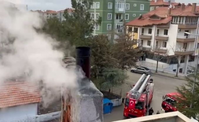 Isparta’da evin bacasında çıkan yangın maddi hasara yol açtı