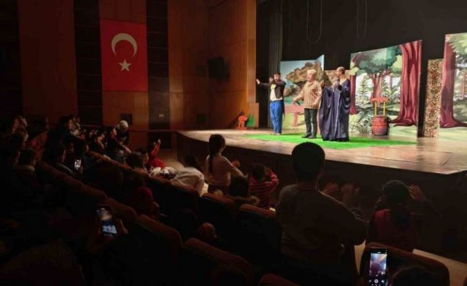 Kahramanmaraş Büyükşehir’den miniklere sanat dolu dakikalar