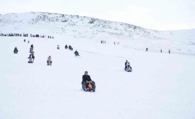 Kar keyfi Ketençimen Kayak Merkezi’nde yaşandı