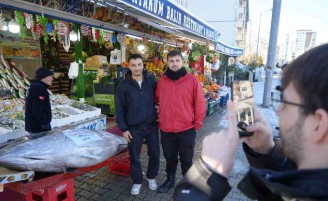 Karadeniz’de avlanan 353 kiloluk dev orkinos ilgi odağı oldu