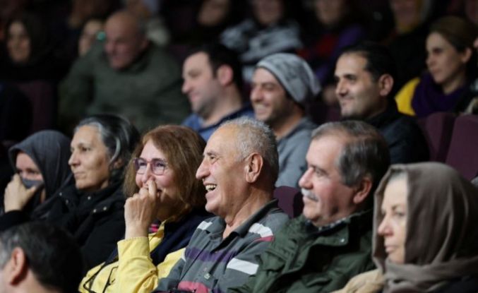 Kartepe’de tiyatro heyecanı: "Anlat bakalım" sahnede