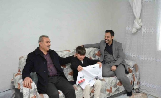 Kaymakam Uzun, Türkiye şampiyonunu ziyaret etti