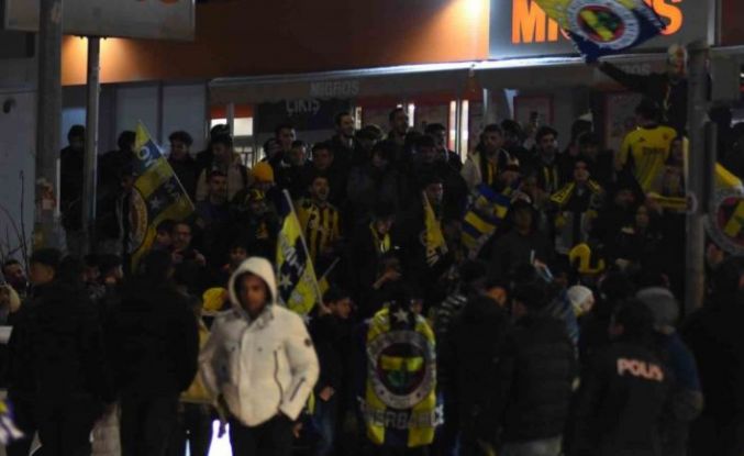 Kayseri’de Fenerbahçeli taraftarlardan Süper Kupa sevinci