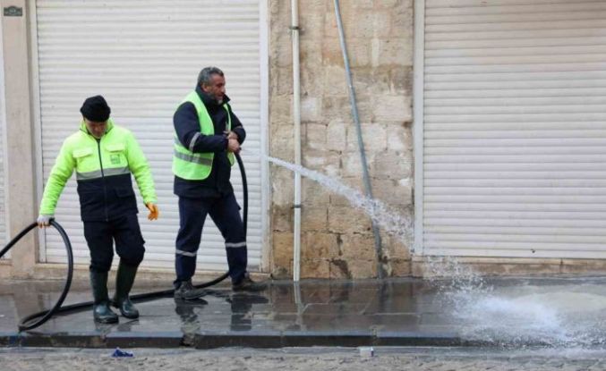 Mardin’de tarihi 1. Cadde’de kar sonrası temizlik ve yenileme çalışması devam ediyor
