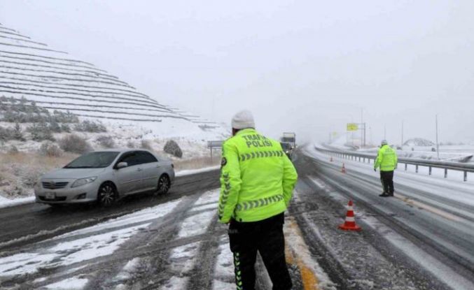 Meteoroloji’den Erzincan, Erzurum ve Bayburt için kuvvetli kar ve fırtına uyarısı