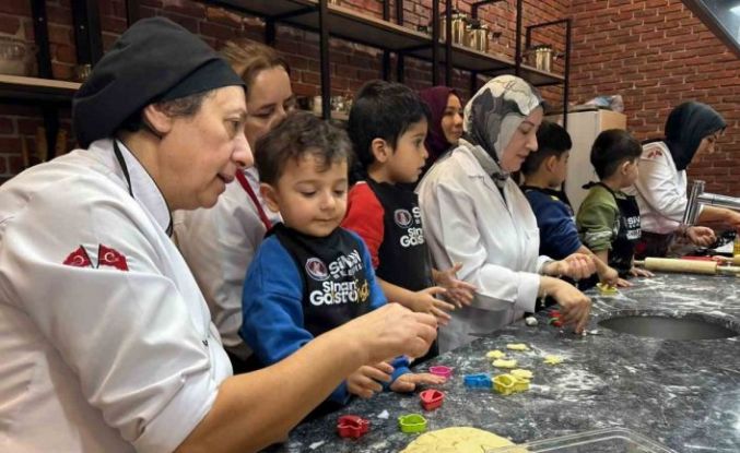 Minikler Gastro Sincan’da kurabiye yaptı