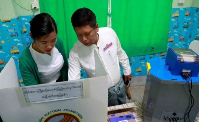 Myanmar’da halk parlamento seçiminin ikinci turu için sandık başında