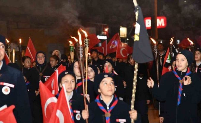 Osmaniye’nin kurtuluşu fener alayıyla kutlandı