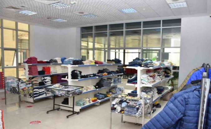 Siirt Emniyetinden 15 bin çocuğa ücretsiz giyim ve kırtasiye desteği