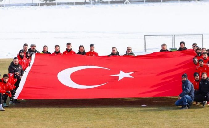 Sivasspor’dan Türk bayrağaın yönelik saldırıya sert tepki