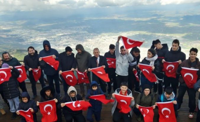 Spil’in zirvesinde Türk Bayrağı açtılar