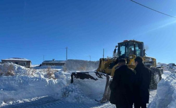 Susuz’da karla mücadele çalışmaları sürüyor