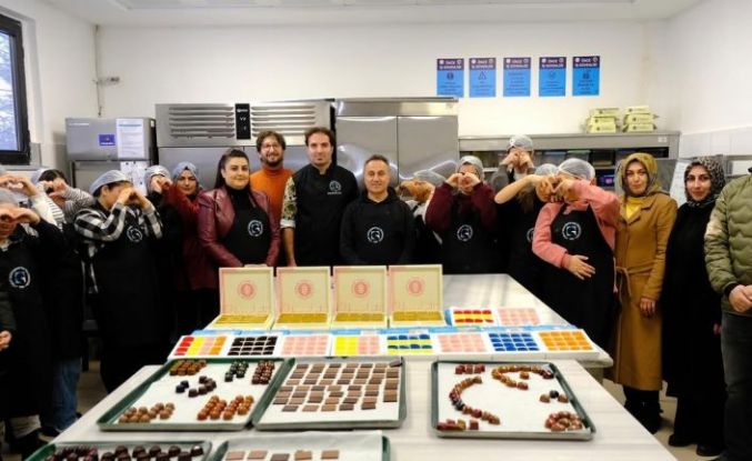 Tokat’ta koruma altındaki çocuklara çikolata yapım eğitimi verildi