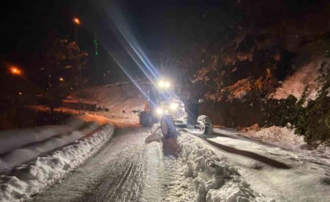 Trabzon’da karla mücadele sürüyor