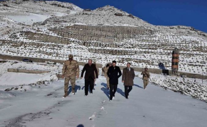 Tuzluca Kaymakamı Yılmaz, Ünlendi Barajı inşaatına incelemelerde bulundu