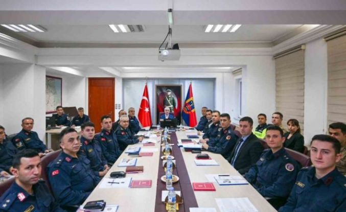 Vali Turan jandarmadan brifing aldı