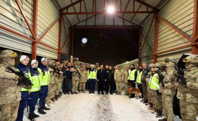 Vali Usta, görevi başındaki güvenlik güçleriyle bir araya geldi