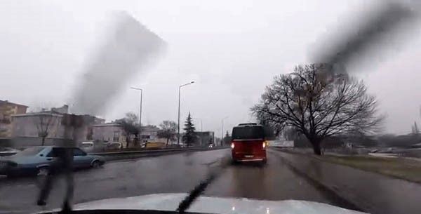Yağış sonrası çevre yolu ’göle’ döndü, bazı araçlar yolda kaldı
