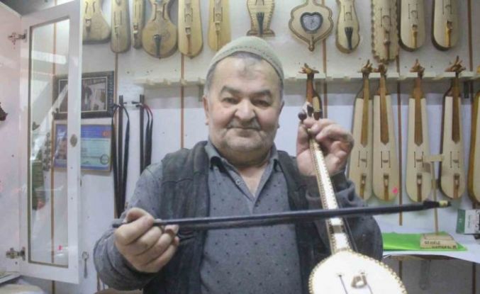 Yaptığı sıra dışı ve dekoratif kemençelerle ilgi çekiyor